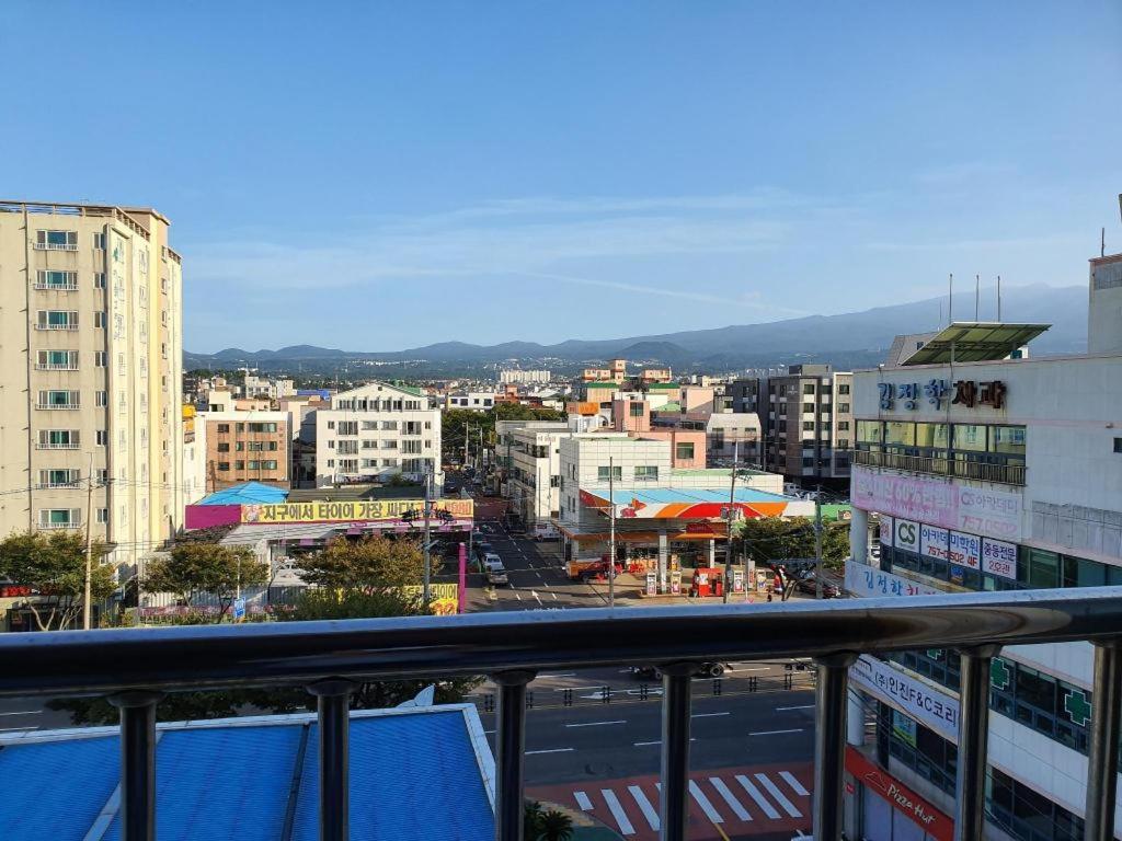Emerald Ace Hotel Jeju Exterior foto